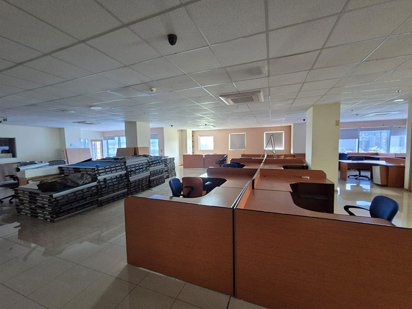 Office 366 m2 Ebene Center