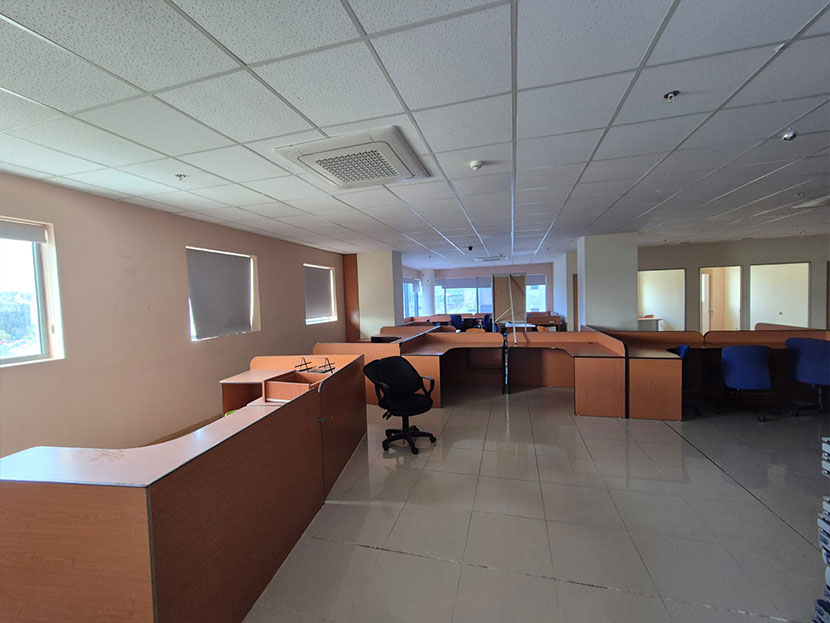 Office 366 m2 Ebene Center