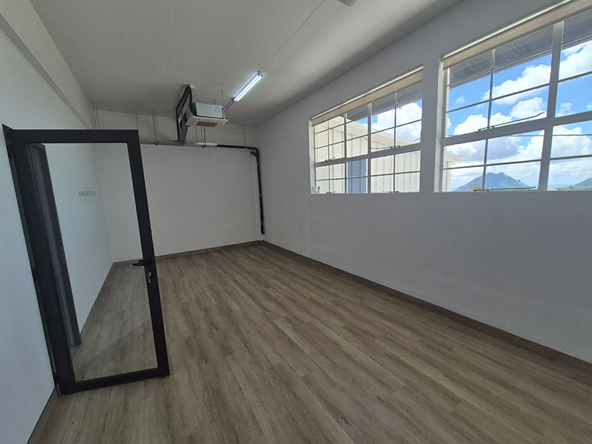 Office 114 m2 Floreal Center