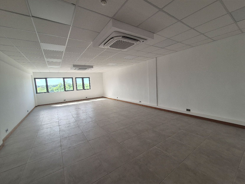 Office 66 m² Calebasses North