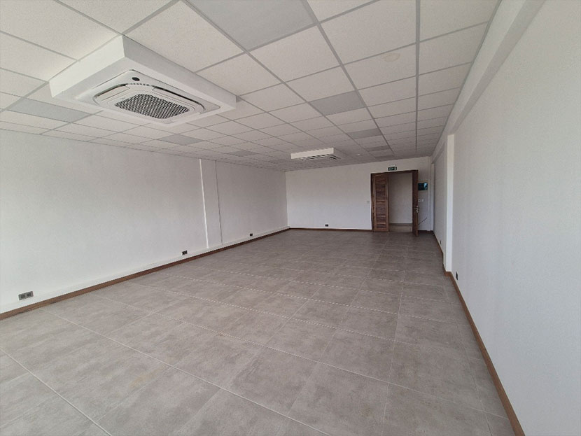 Office 66 m² Calebasses North