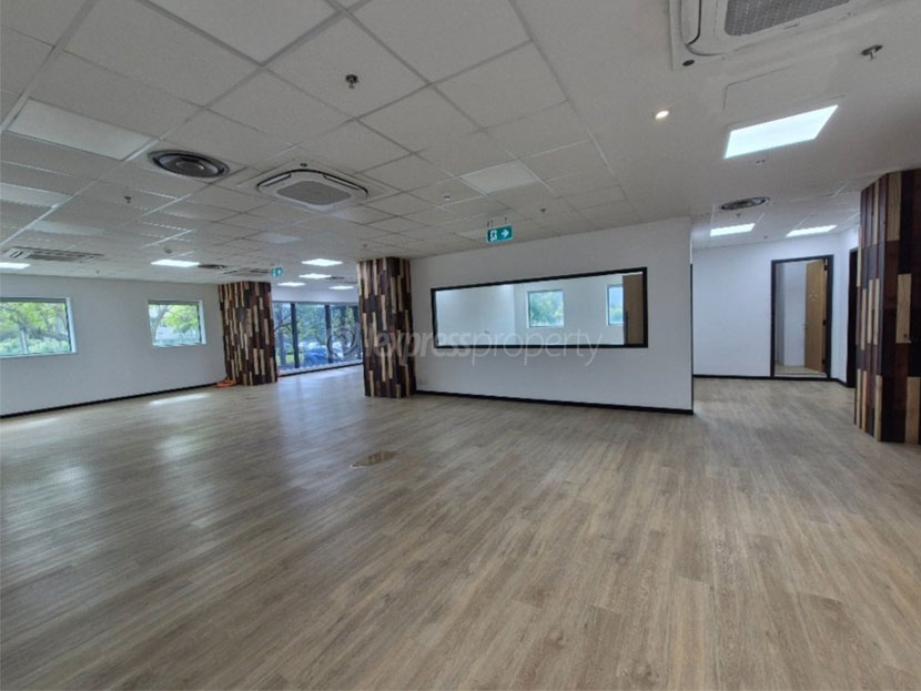 Office 225m2