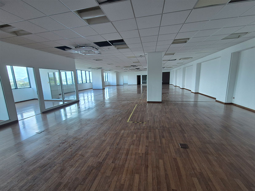 Office 577m2 Ebene Center