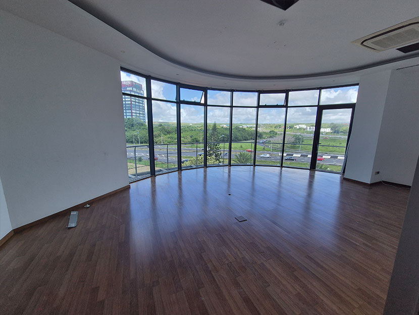 Office 577m2 Ebene Center