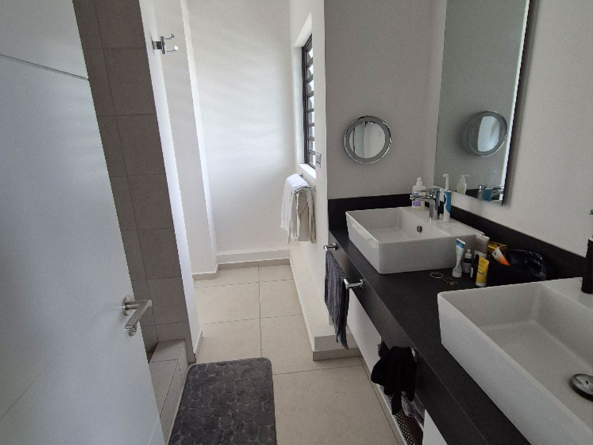 Stylish 154m² duplex Moka Center