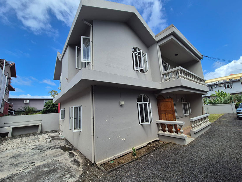 House 3 Bedrooms 150m² St Paul Center