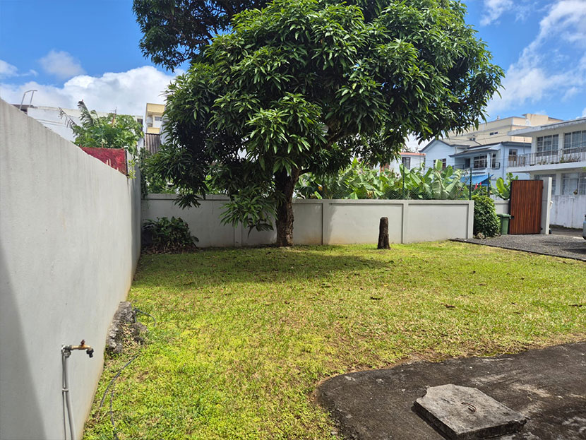 House 3 Bedrooms 150m² St Paul Center