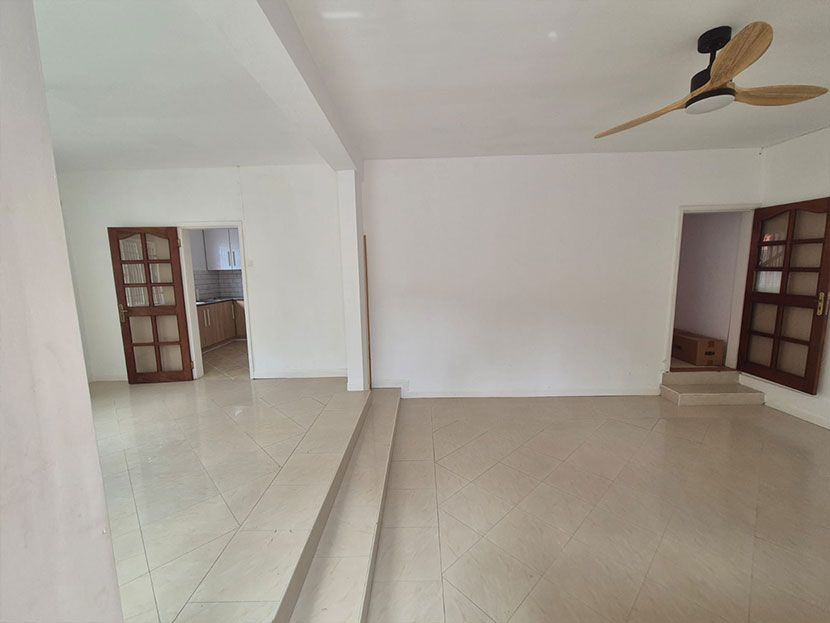 House 3 Bedrooms 150m² St Paul Center