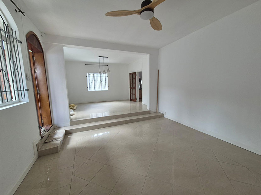 House 3 Bedrooms 150m² St Paul Center