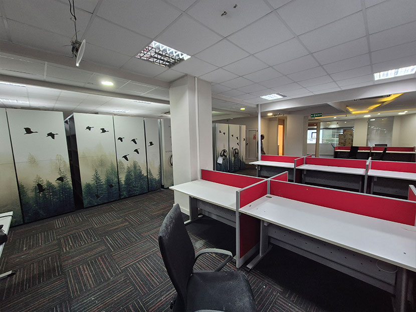 Office 985m2  Ebene Center