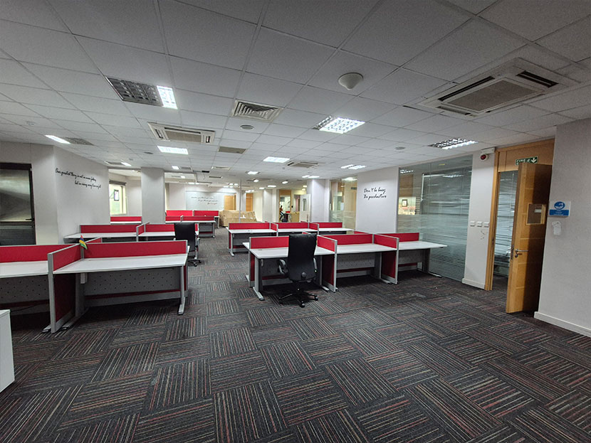 Office 985m2  Ebene Center