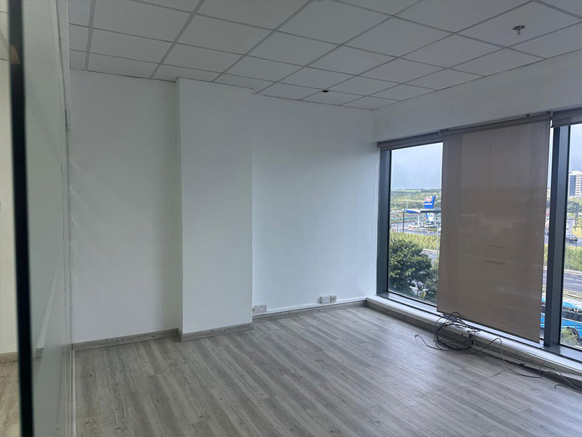 Office 366 m2 Ebene Center