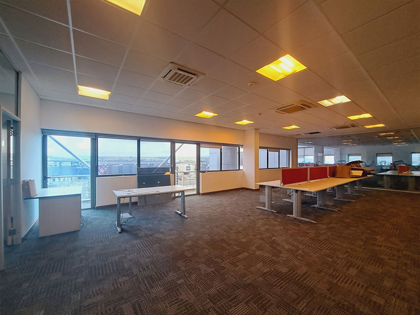Office 750 m2 Ebene Center