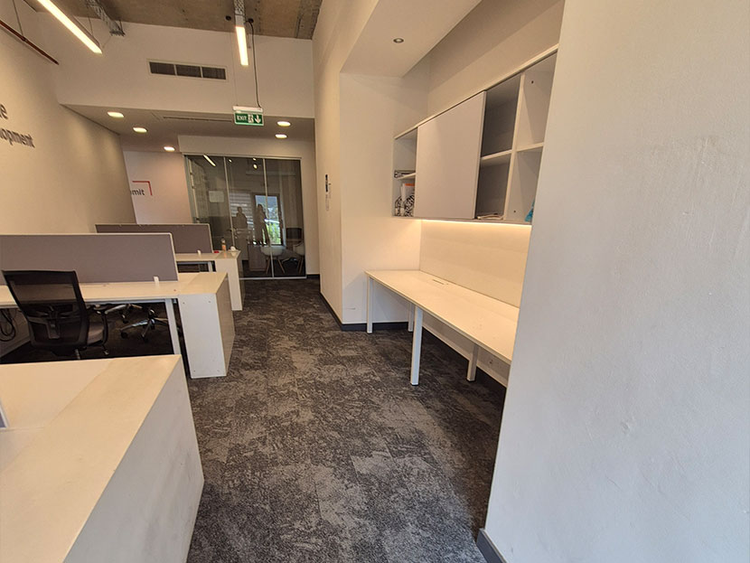 Office 92 m2  Moka Center