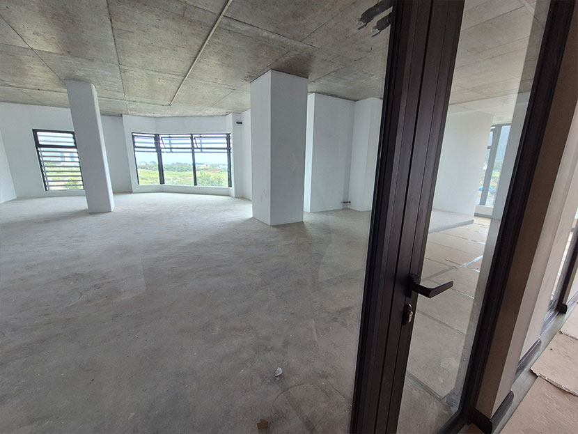 Office 147 m2 Moka Center