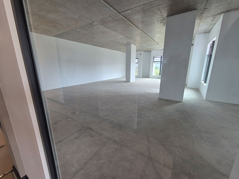 Office 147 m2 Moka Center